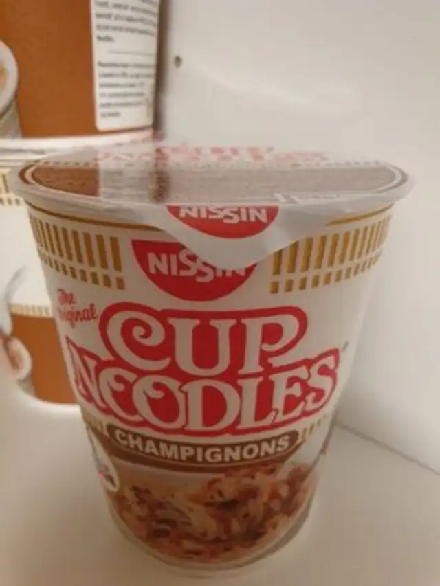Cup Noodles Champignons front packaging