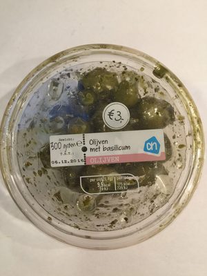 Olijven met basilicum