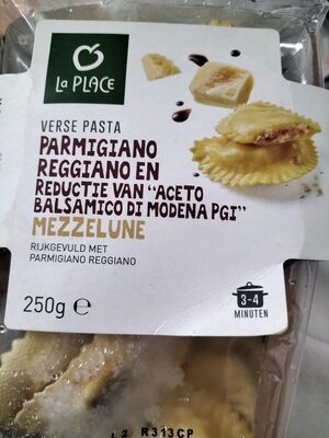 Verse eierpasta met vulling van ricotta