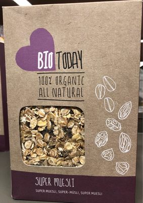 Super Muesli front packaging