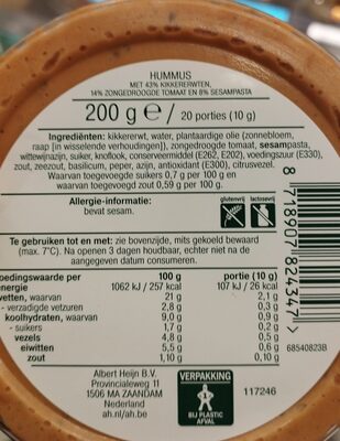 Hummus met zongedroogte tomaat en sesampasta