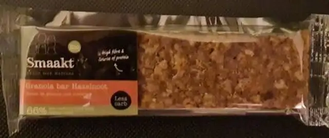 Granola bar Hazelnut front packaging