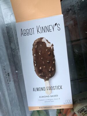 Glace au chocolat et amandes