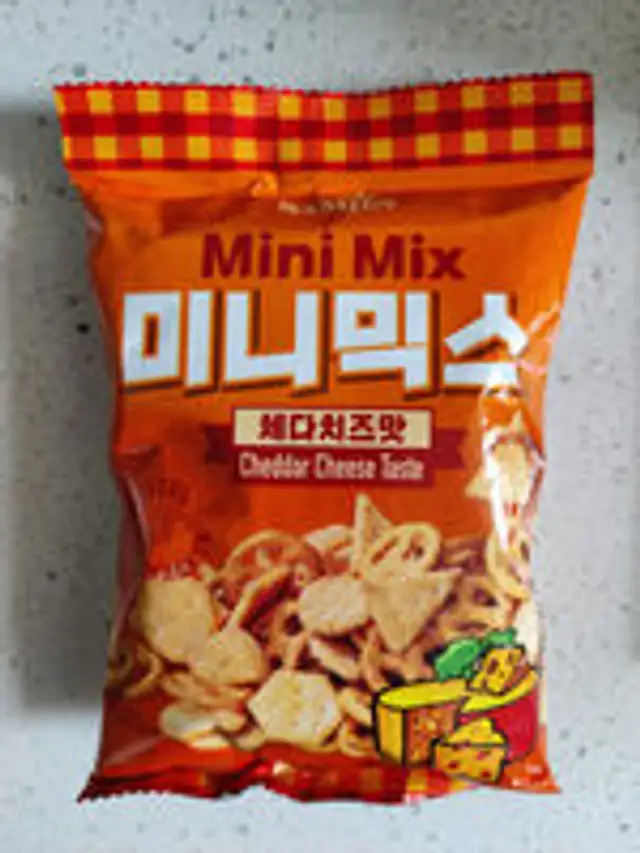 Mini Mix Pretzel and Crackers Chessy