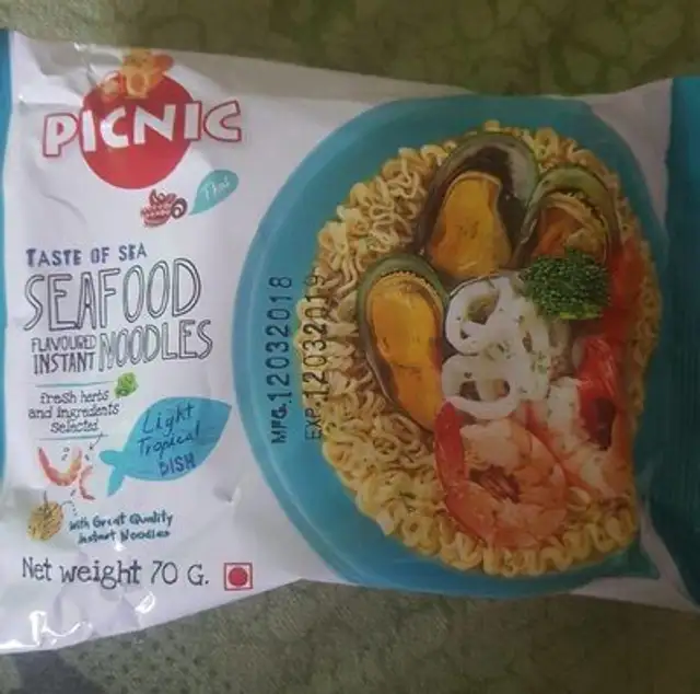 Seafood flavoured instant Noodles front packaging