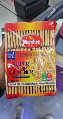 super cream crackers front packaging