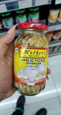 Mothers garlic pickle in vinegar