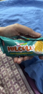Double Milk Sandwich Biscuit front packaging