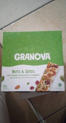 granova nuts & seeds front packaging