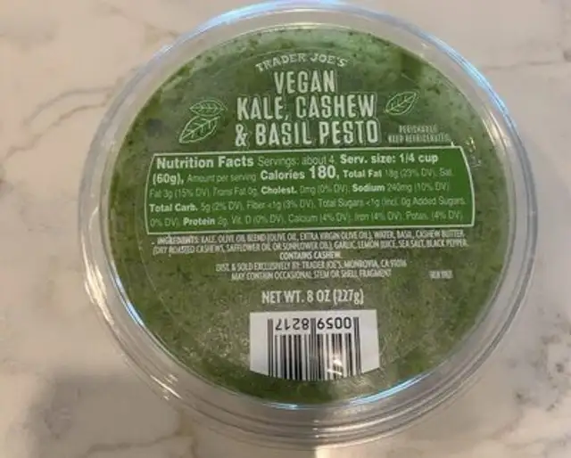 Vegan kale, cashew & basil pesto front packaging