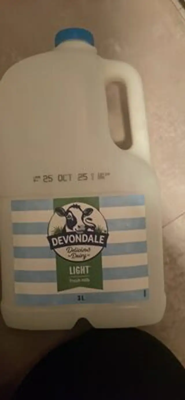 Light Fresh Milk nutrition facts table