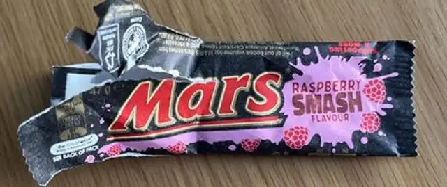 Mars Bar Strawberry Smash (Au) front packaging