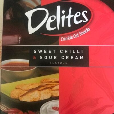 Crinkle Cut Snacks Sweet Chilli & Sour Cream Flavour front packaging