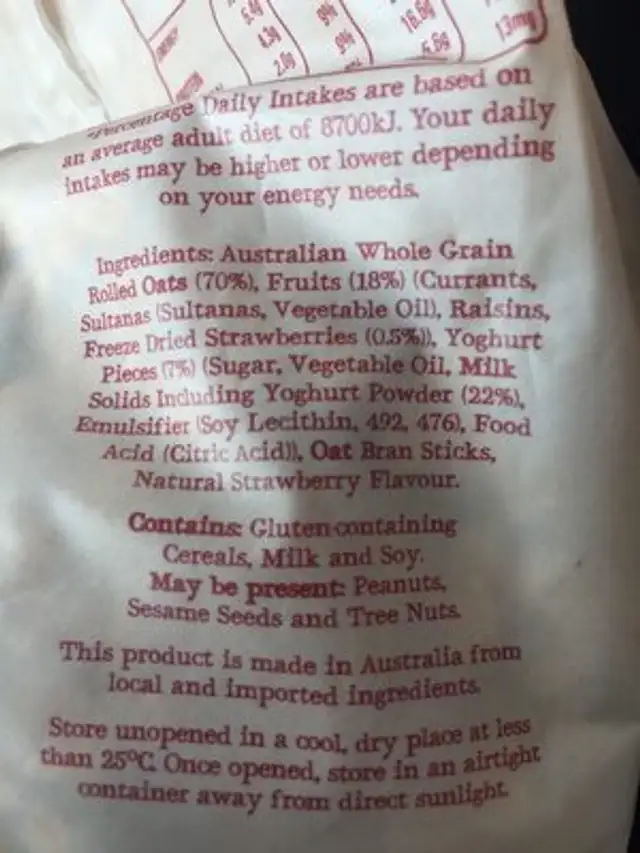 Natural Muesli, Strawberry & Yoghurt ingredients label