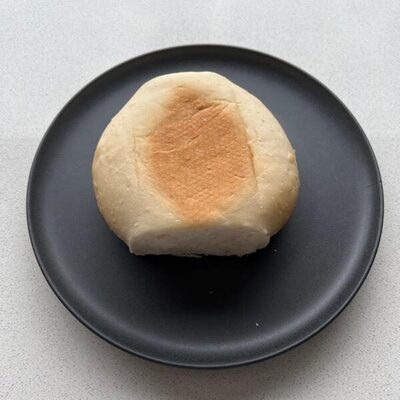 White hamburger roll