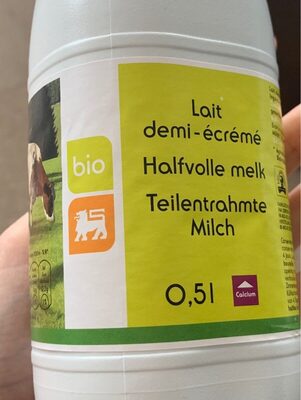 Lait demi-écremé front packaging