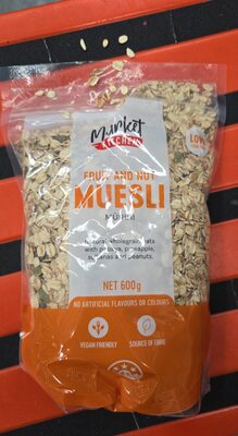 Fruit and nut muesli