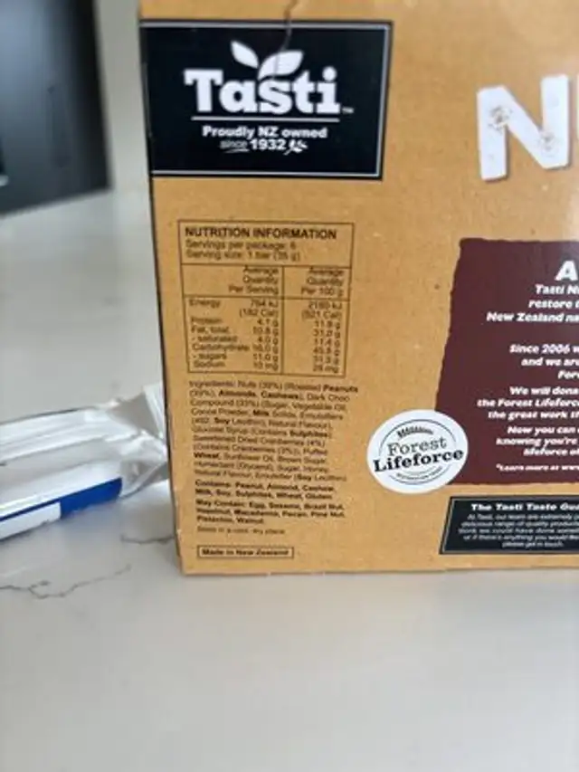 NUT bar dark choc cranberry ingredients label