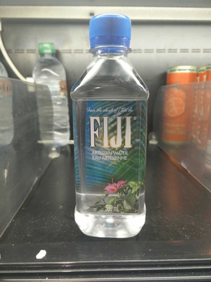 Fiji eau artésienne