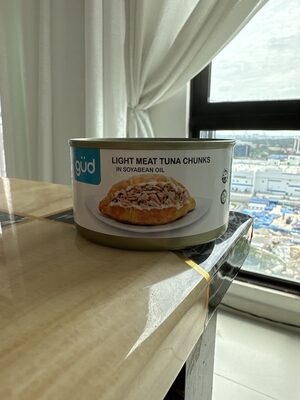 Light meat tuna chunks in soyabean oil front packaging