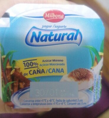 Yogur natural con azúcar moreno de caña